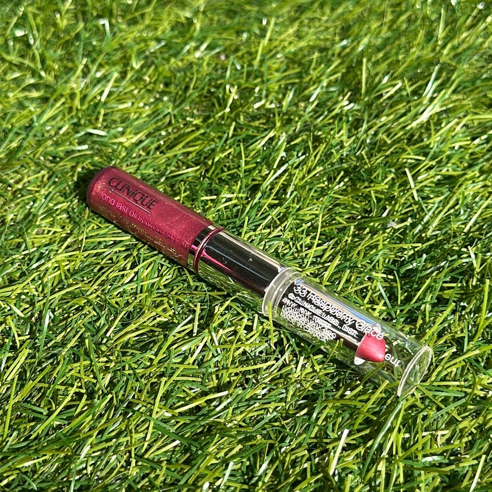 Clinique Different Lipstick & Long Last SPF 15 Glosswear | 33 RASPBERRY GLACÉ